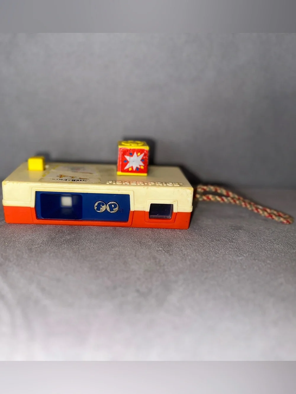 Vintage 1974 Fisher-Price Pocket Camera #464 A Trip to the Zoo Toy - Working!